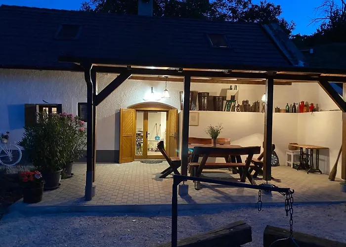 Kisleshegy Villa *